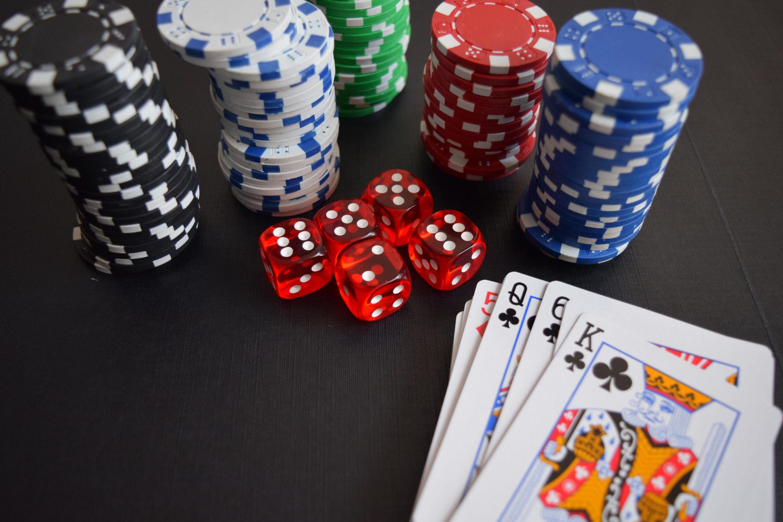 How Baccarat Evolved Into a Recognized Modern Table Game